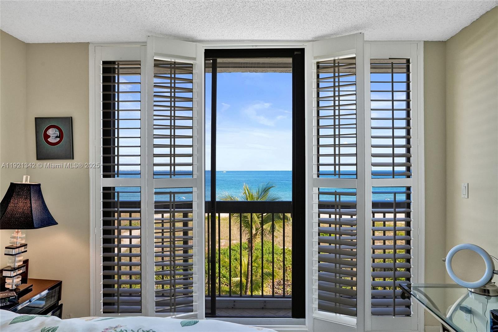 SILVER THATCH OCEAN CLUB - Residential