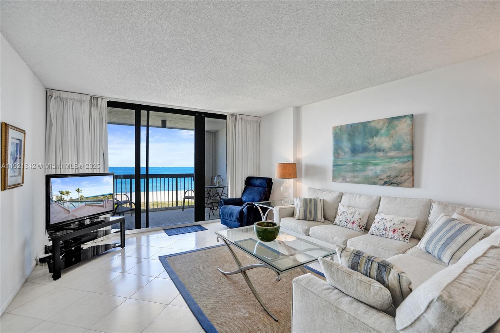 SILVER THATCH OCEAN CLUB - Residential