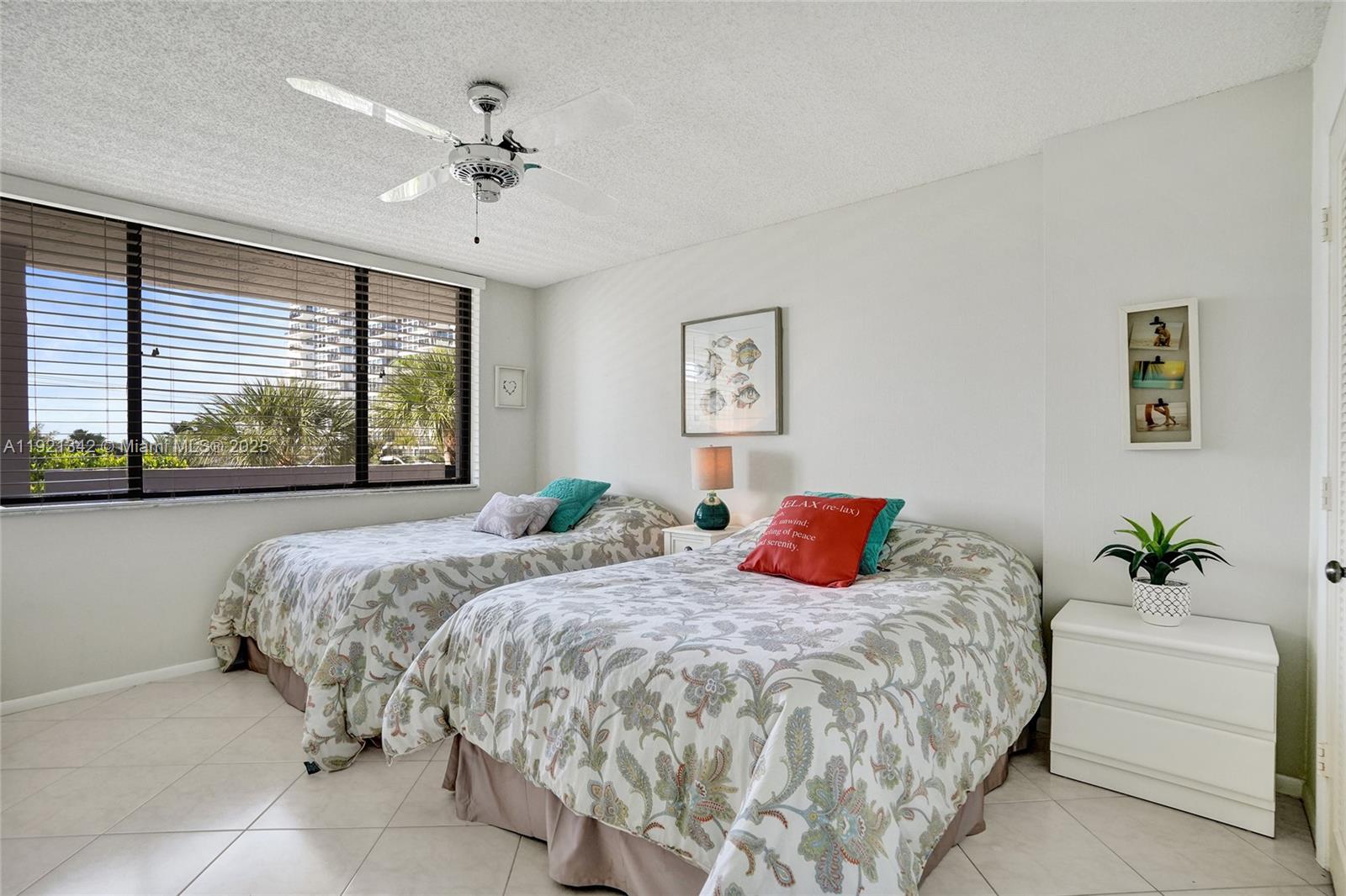 SILVER THATCH OCEAN CLUB - Residential