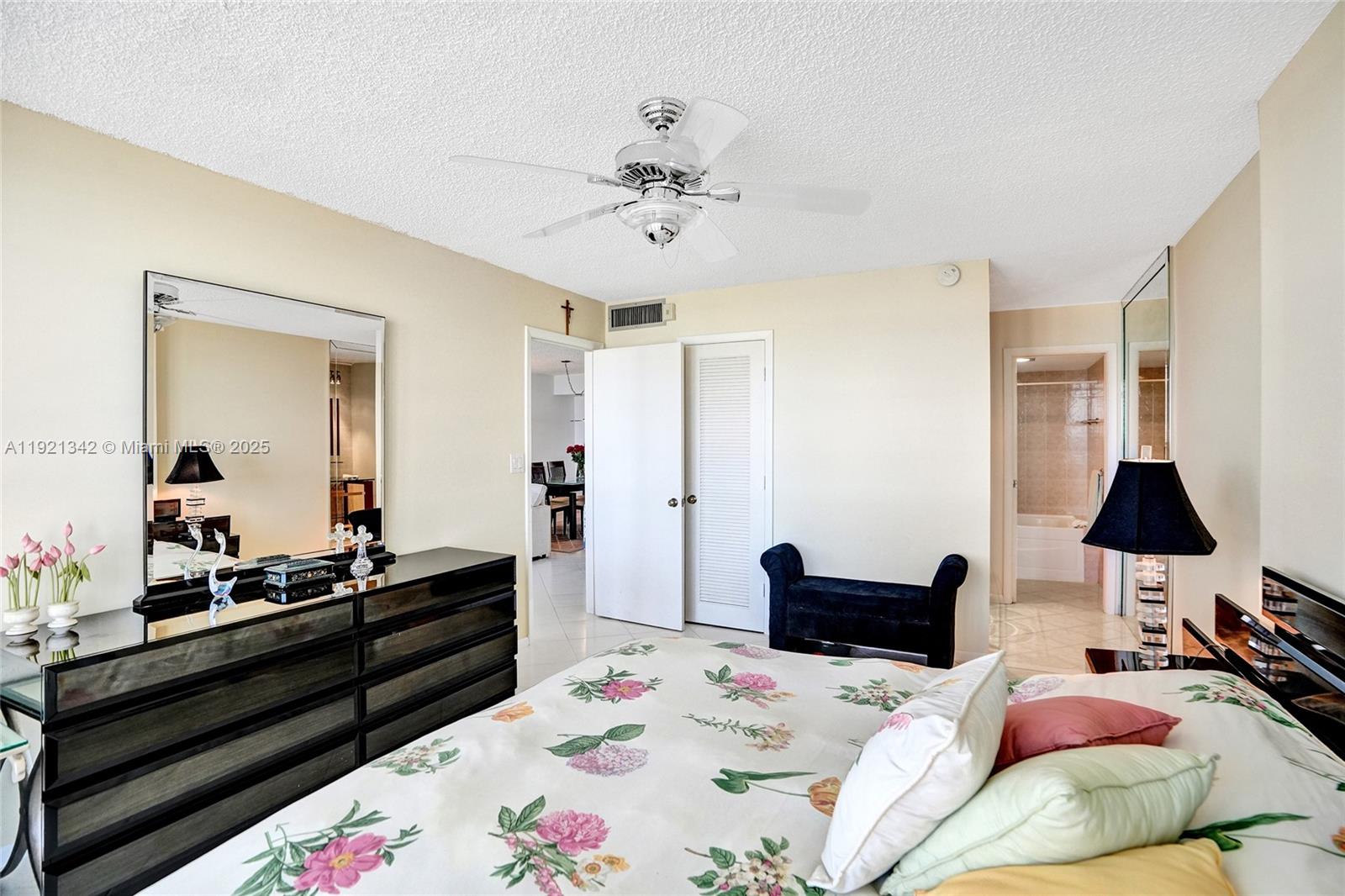 SILVER THATCH OCEAN CLUB - Residential