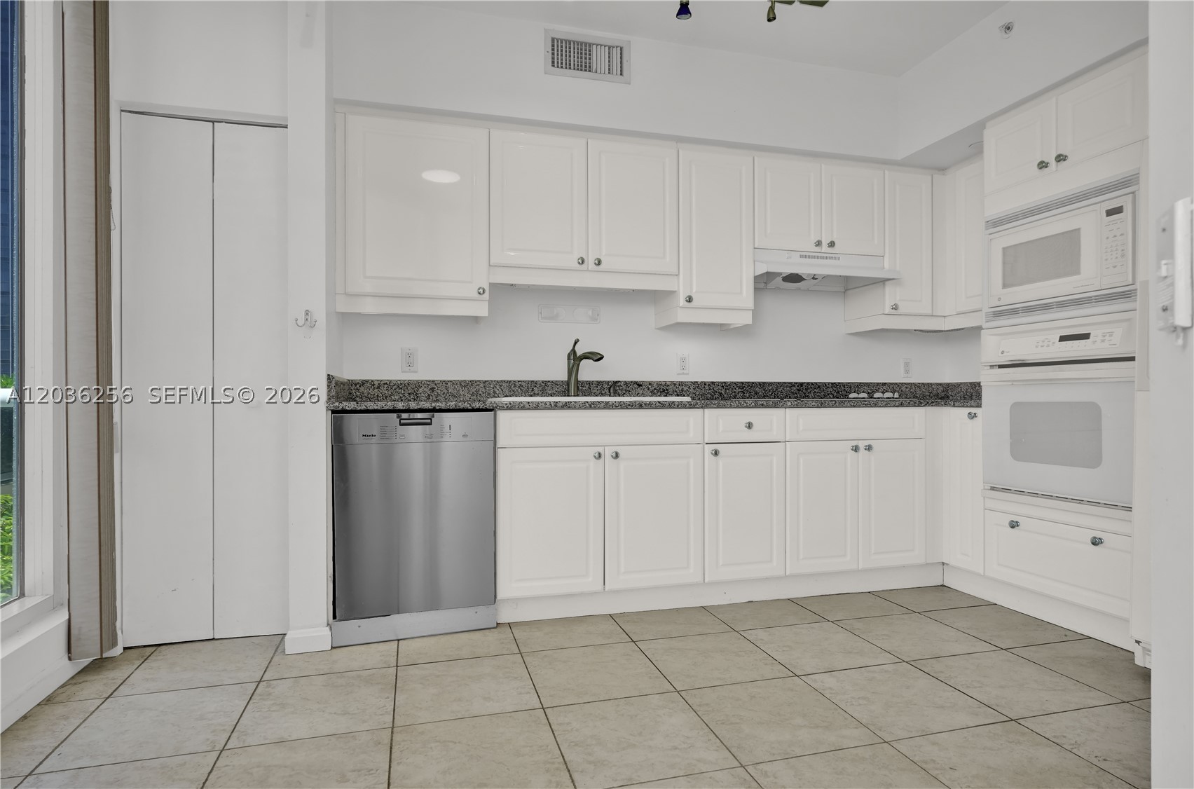 BLUE DIAMOND CONDO - Residential
