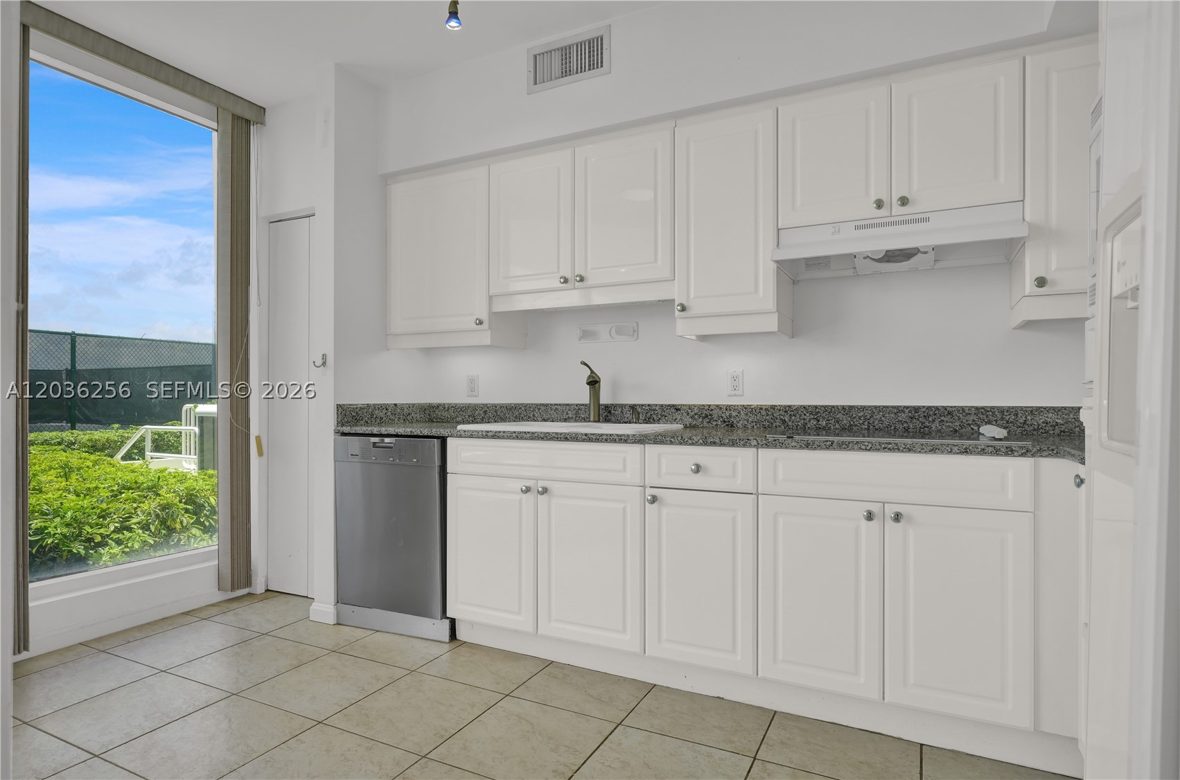 BLUE DIAMOND CONDO - Residential