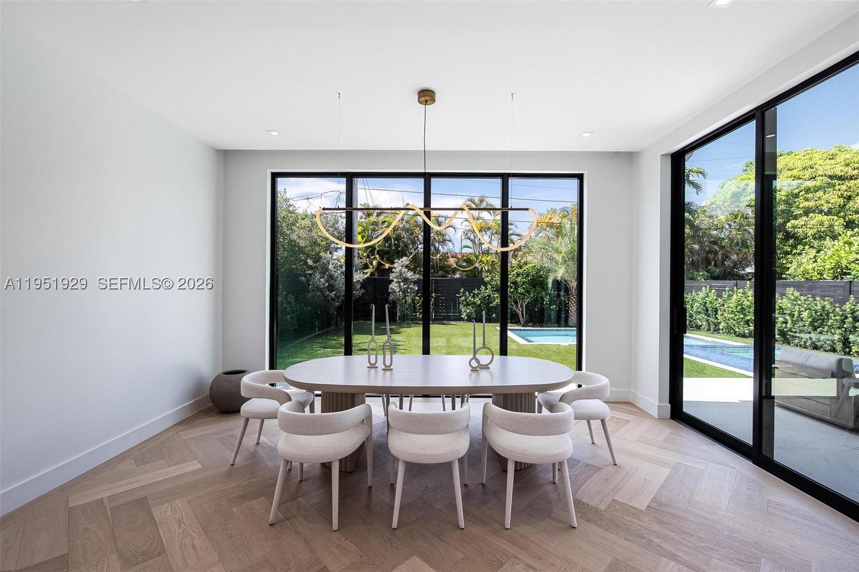 HOLLEMAN PARK PB 8-23 - Residential