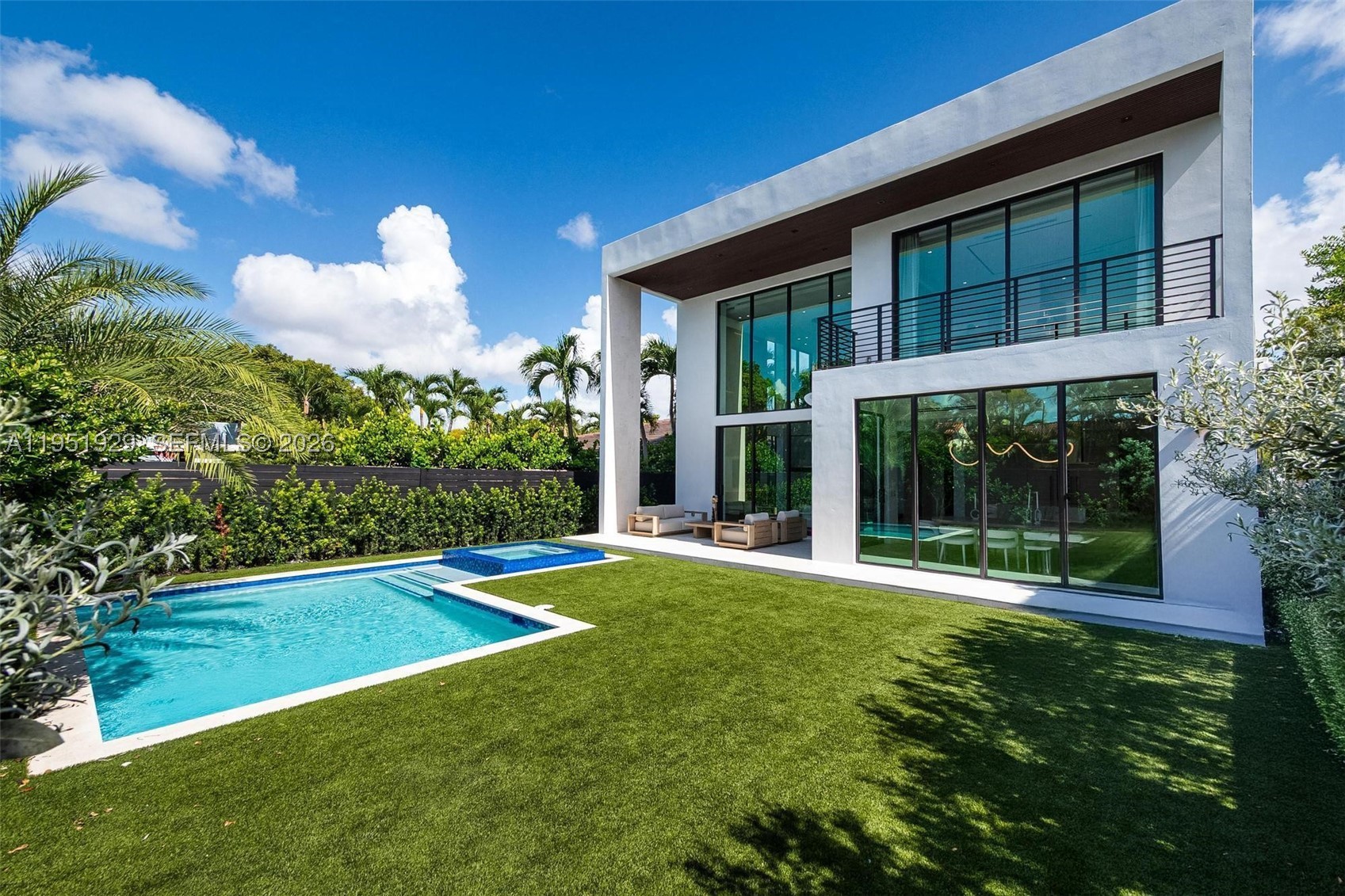 HOLLEMAN PARK PB 8-23 - Residential