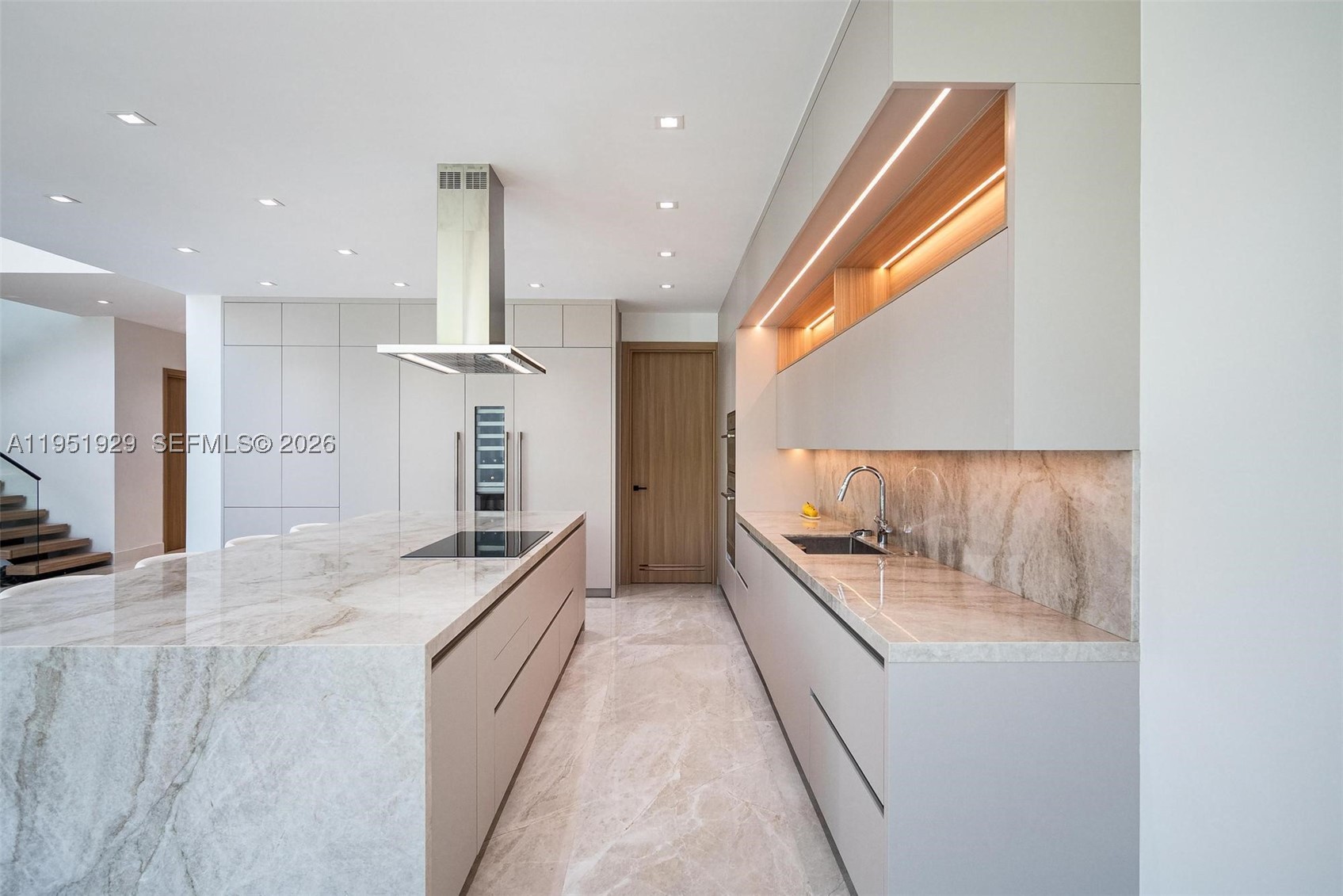 HOLLEMAN PARK PB 8-23 - Residential