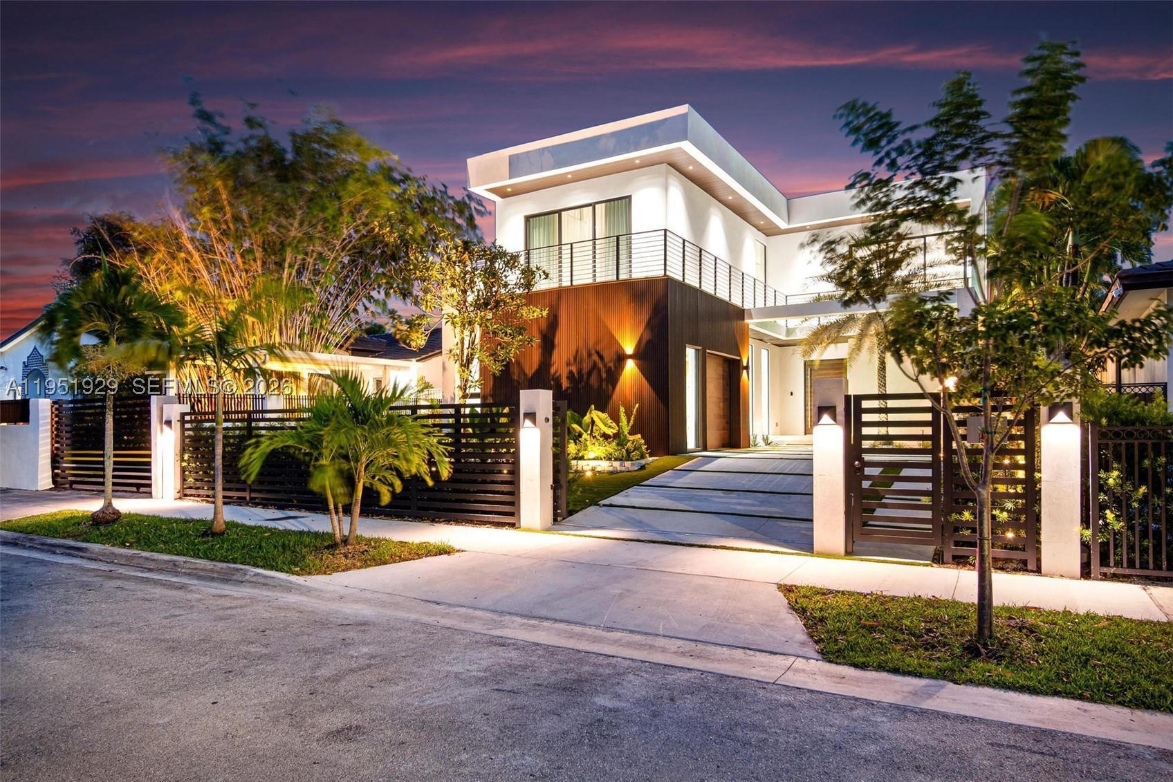 HOLLEMAN PARK PB 8-23 - Residential