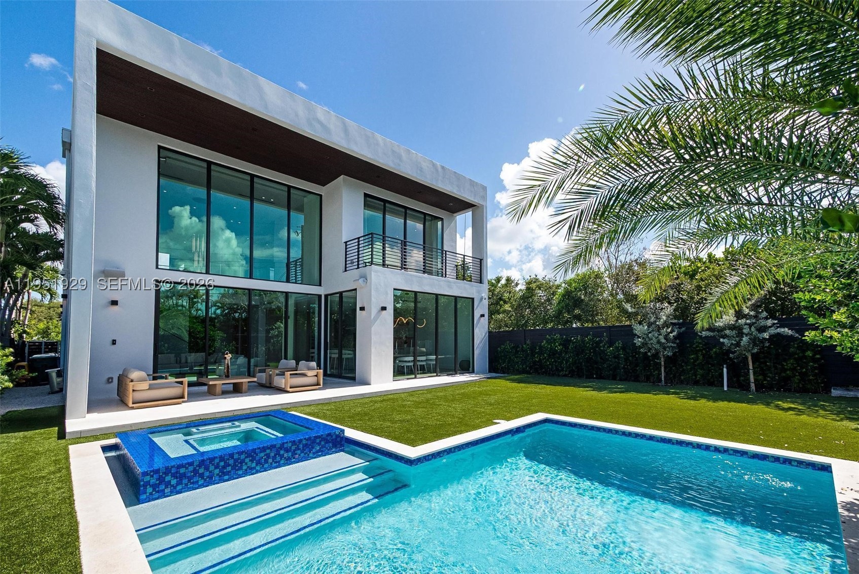 HOLLEMAN PARK PB 8-23 - Residential