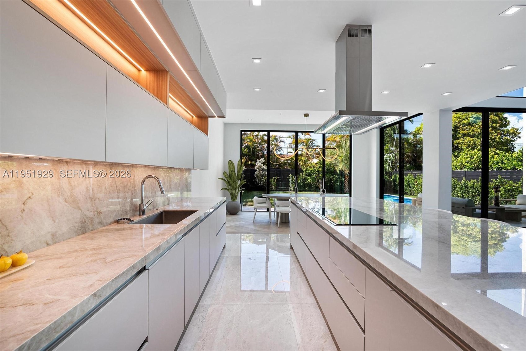 HOLLEMAN PARK PB 8-23 - Residential