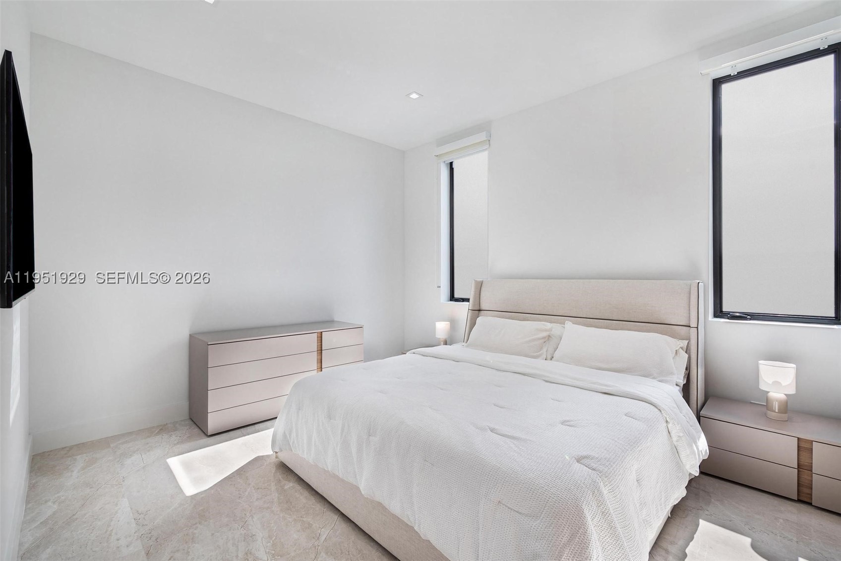 HOLLEMAN PARK PB 8-23 - Residential