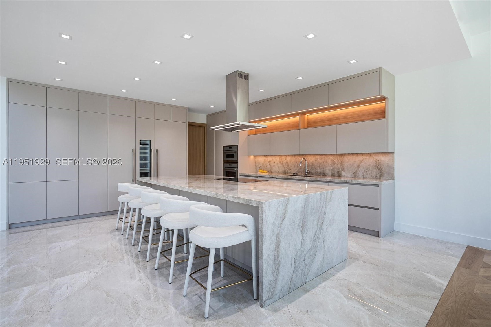 HOLLEMAN PARK PB 8-23 - Residential