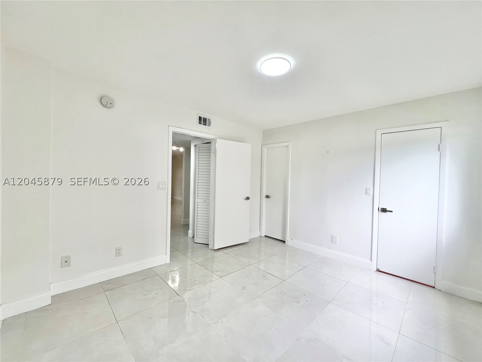 COLONNADES CONDO - Residential Lease