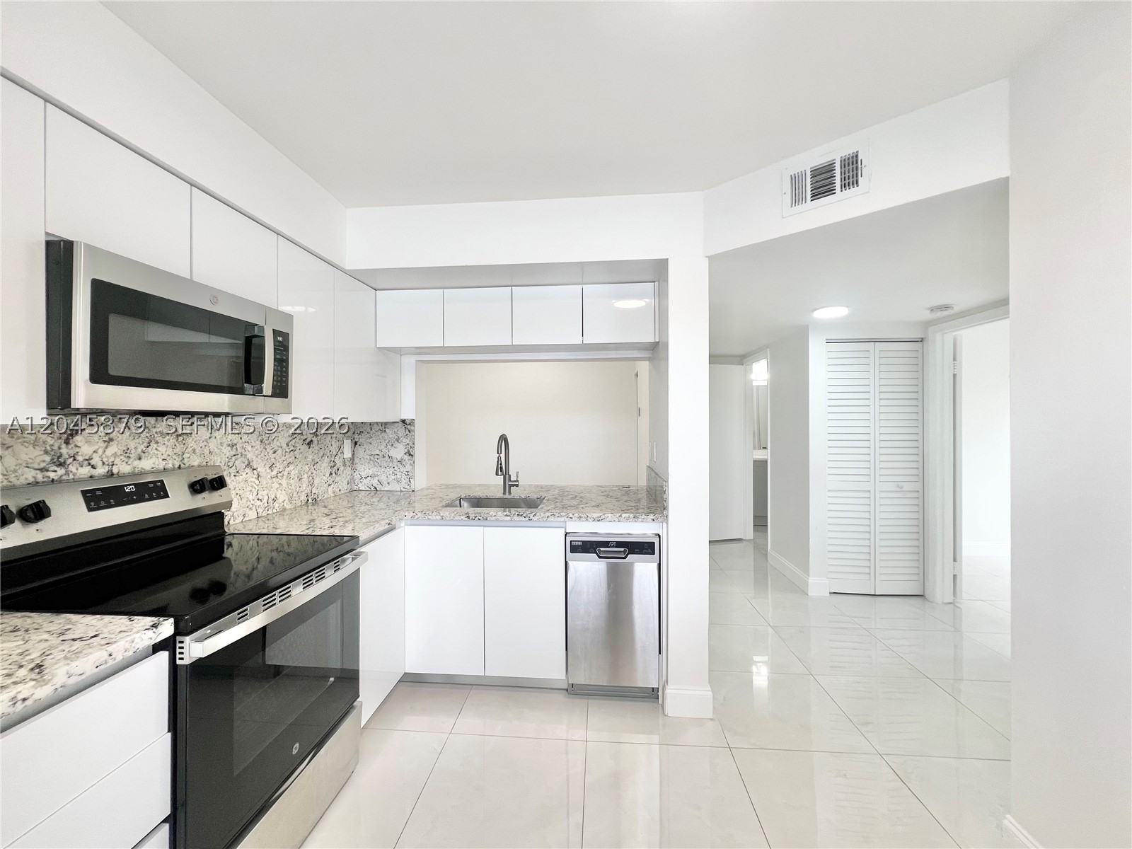 COLONNADES CONDO - Residential Lease