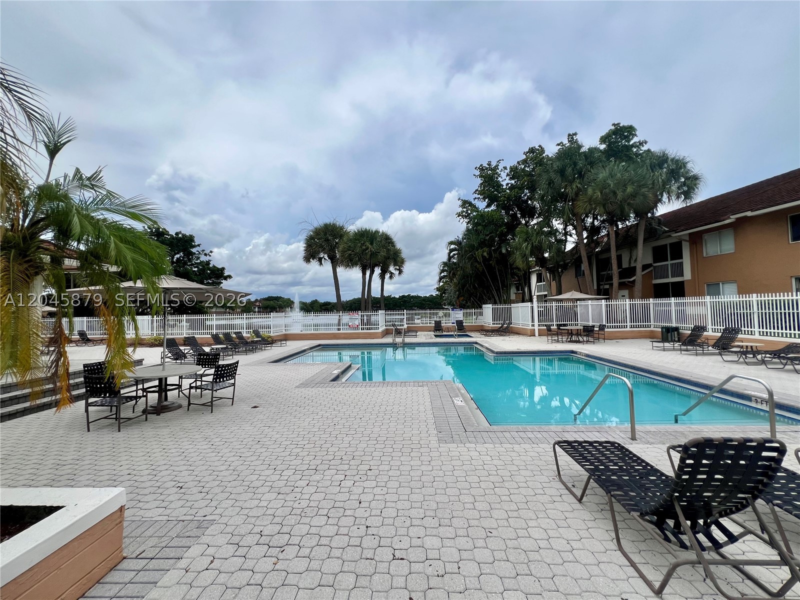 COLONNADES CONDO - Residential Lease