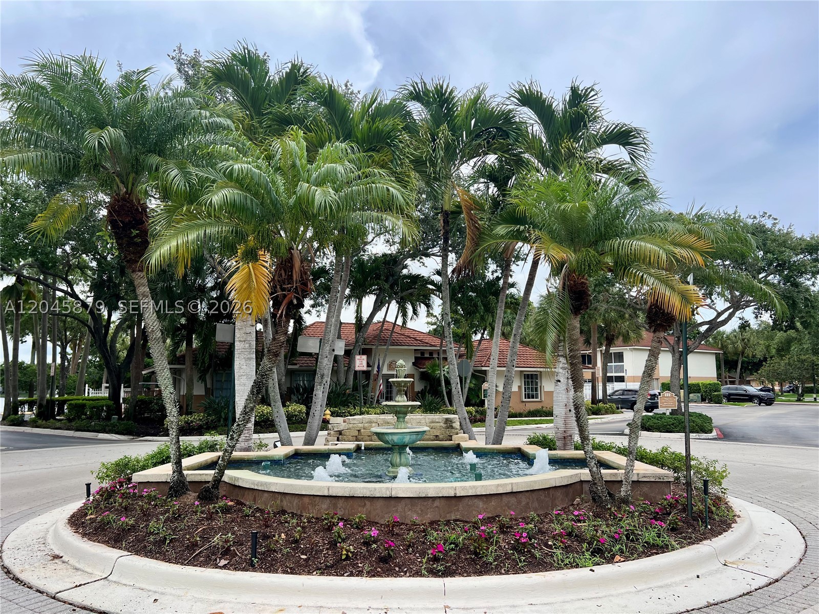 COLONNADES CONDO - Residential Lease