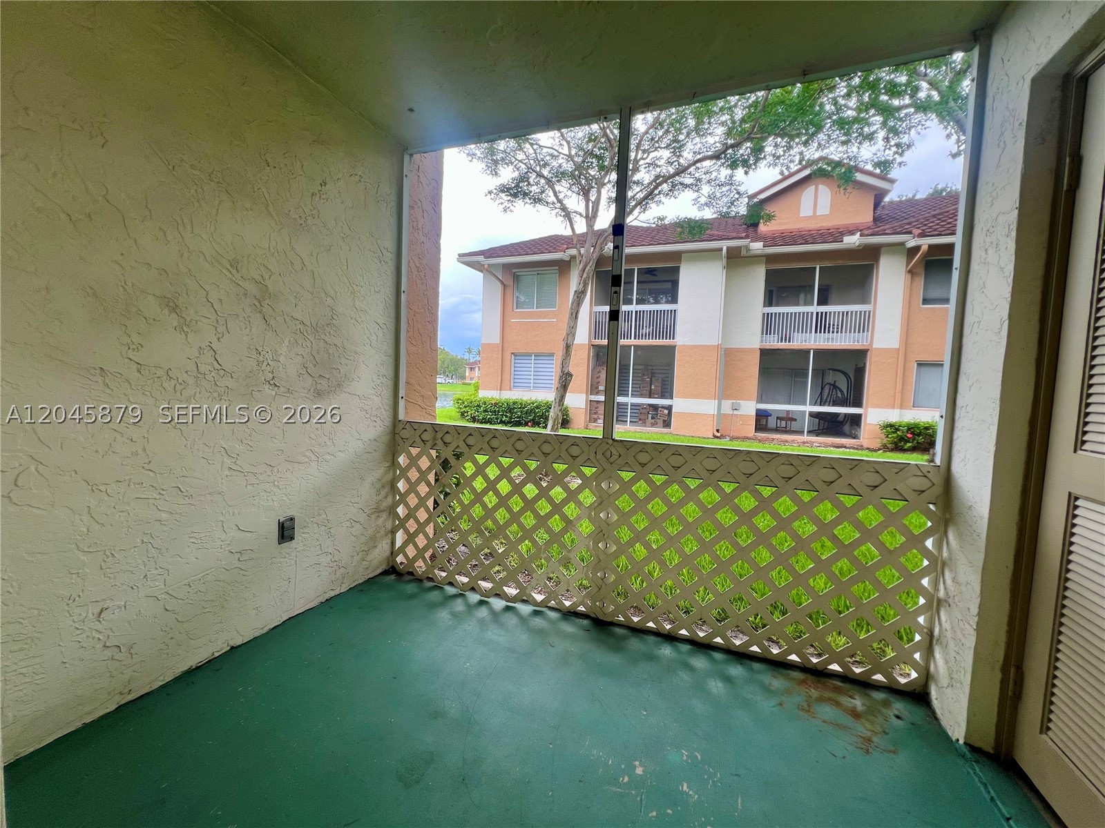COLONNADES CONDO - Residential Lease