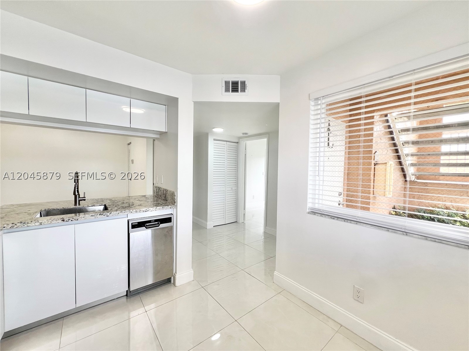 COLONNADES CONDO - Residential Lease