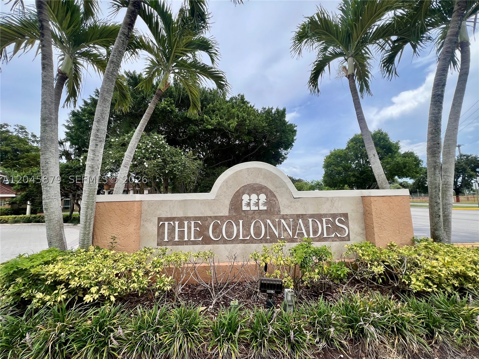 COLONNADES CONDO - Residential Lease