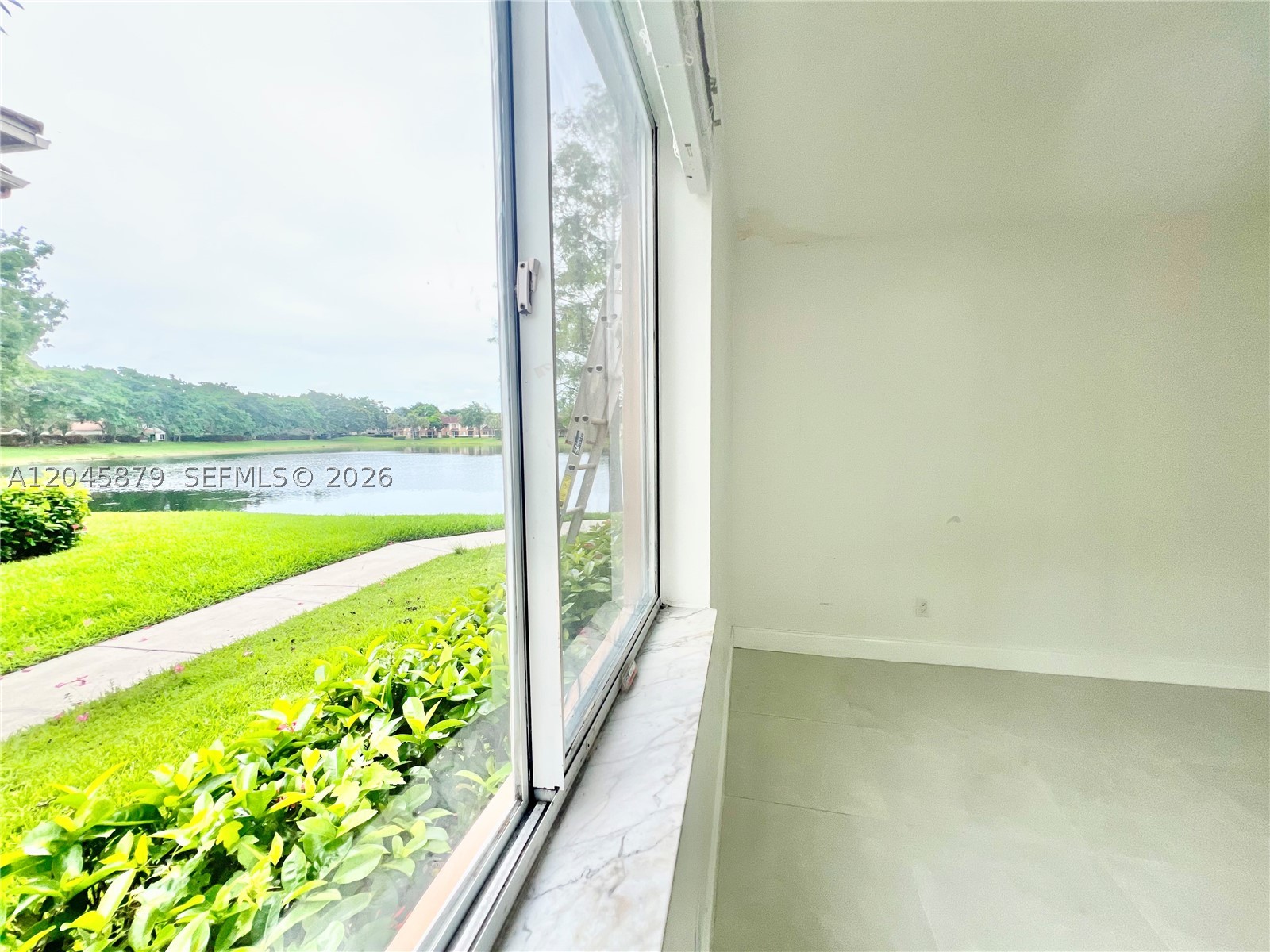 COLONNADES CONDO - Residential Lease