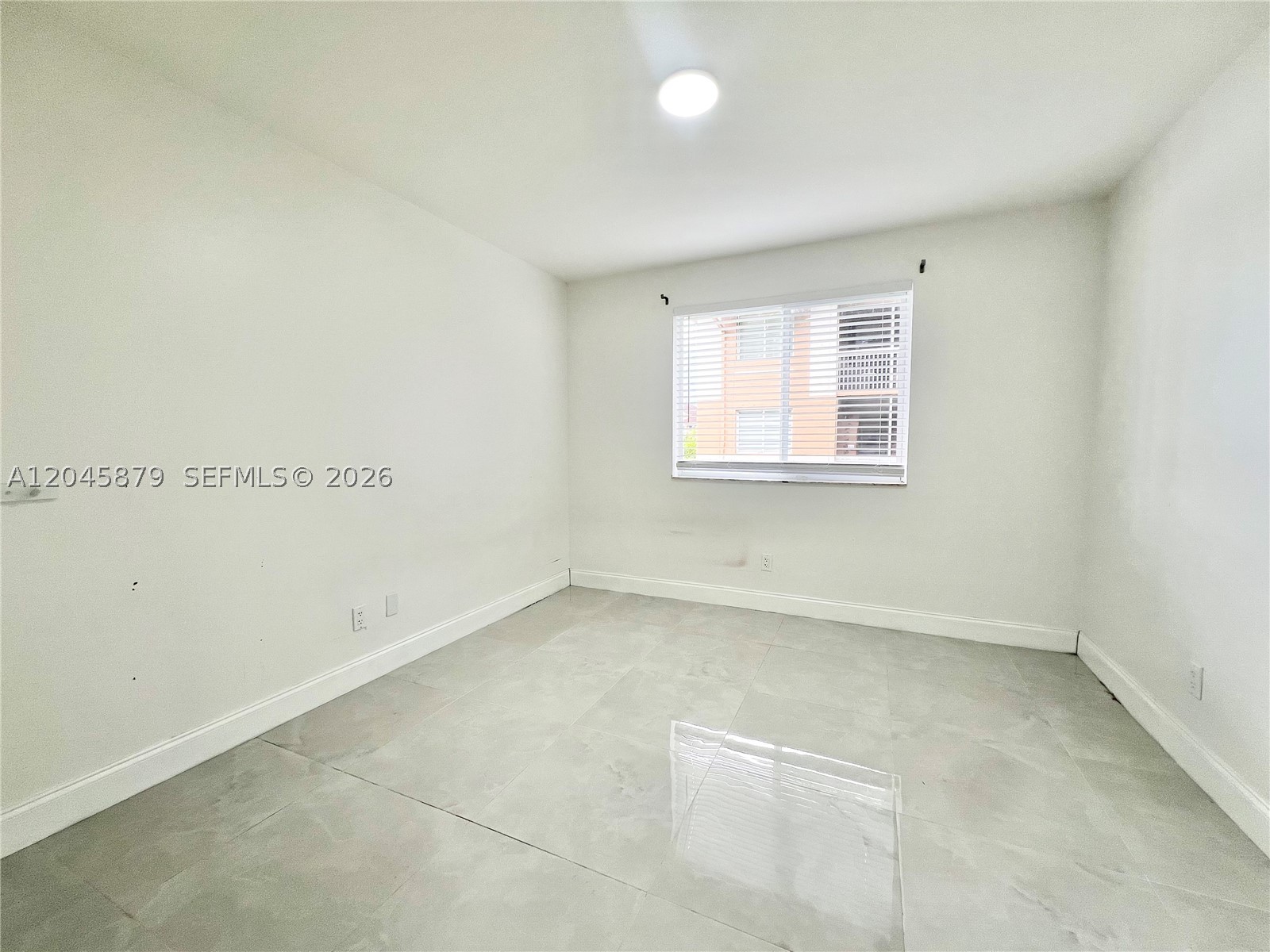 COLONNADES CONDO - Residential Lease