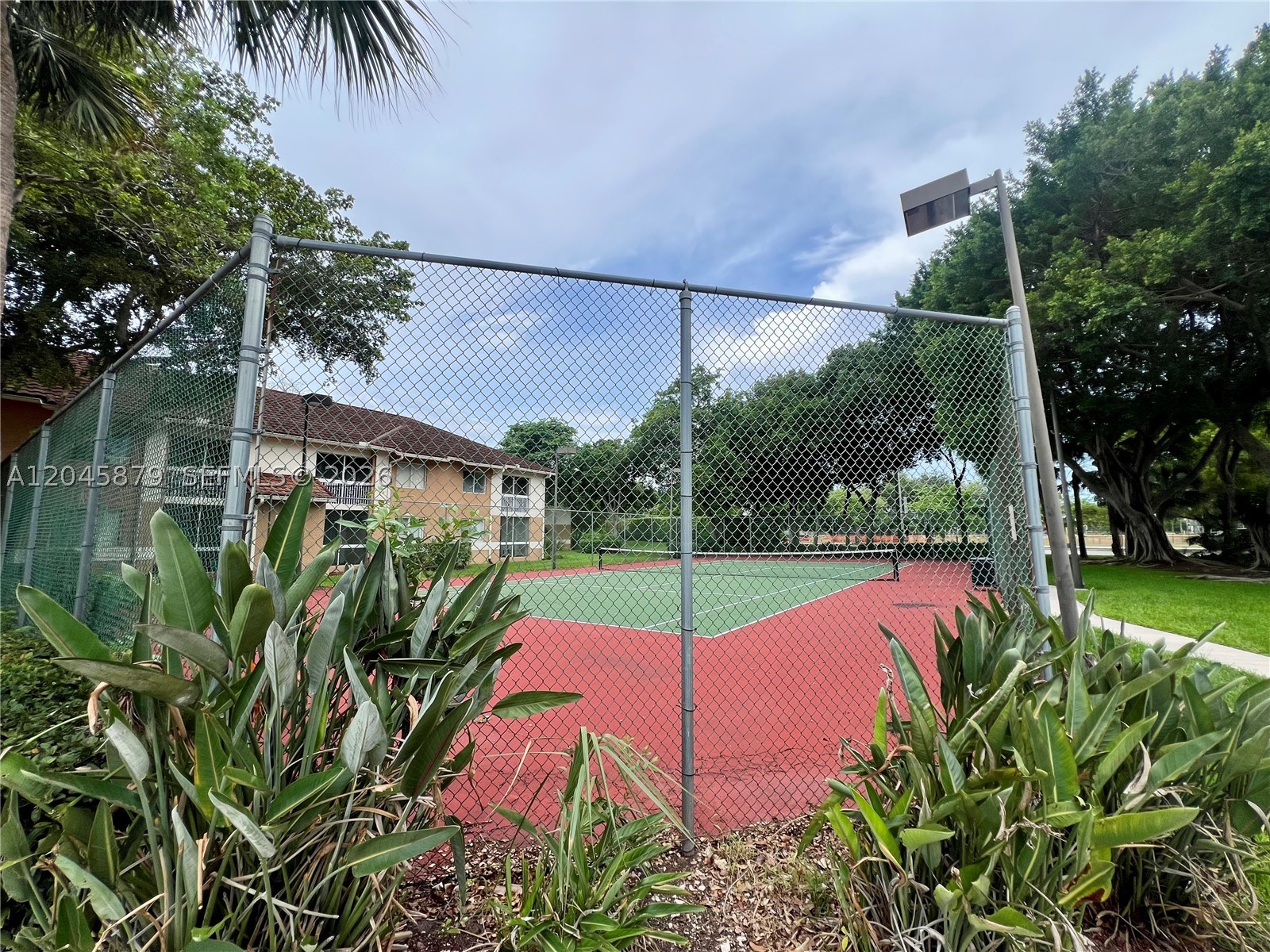 COLONNADES CONDO - Residential Lease
