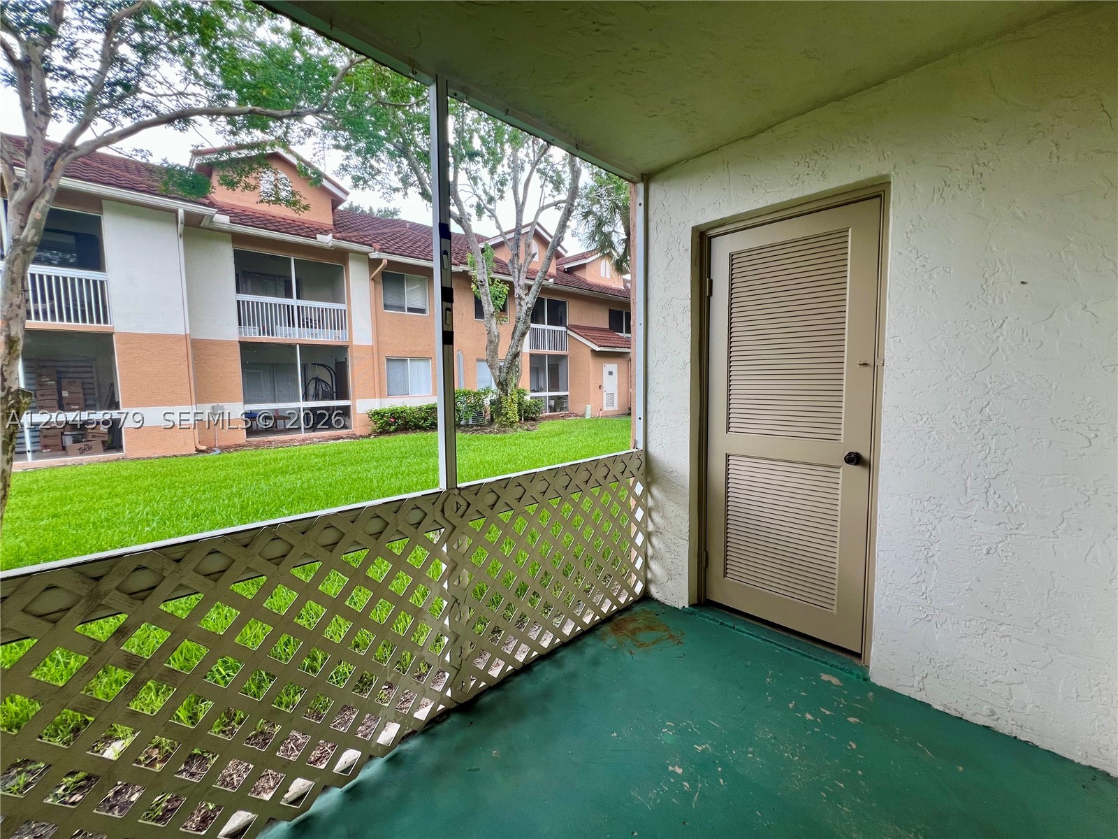 COLONNADES CONDO - Residential Lease
