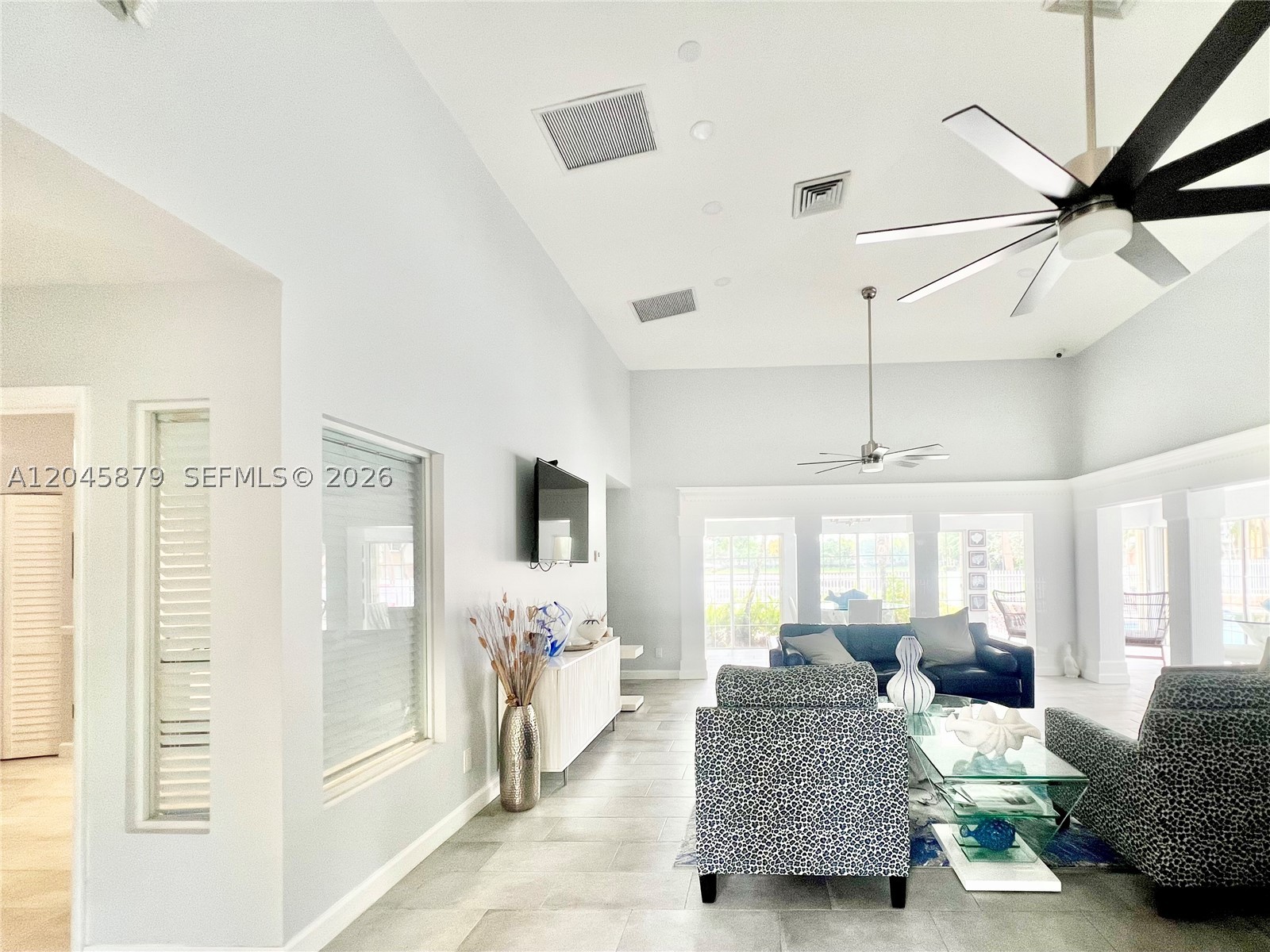 COLONNADES CONDO - Residential Lease