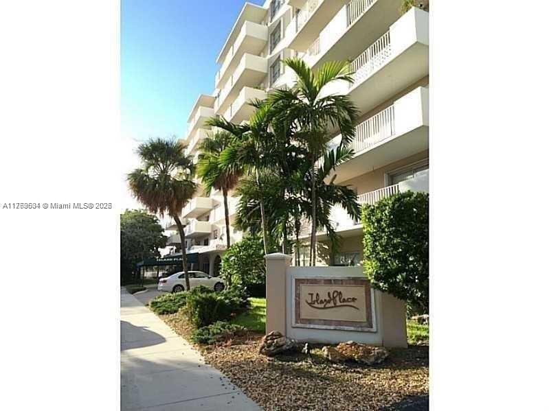 ISLAND PLACE AT NORTH BAY - Residential