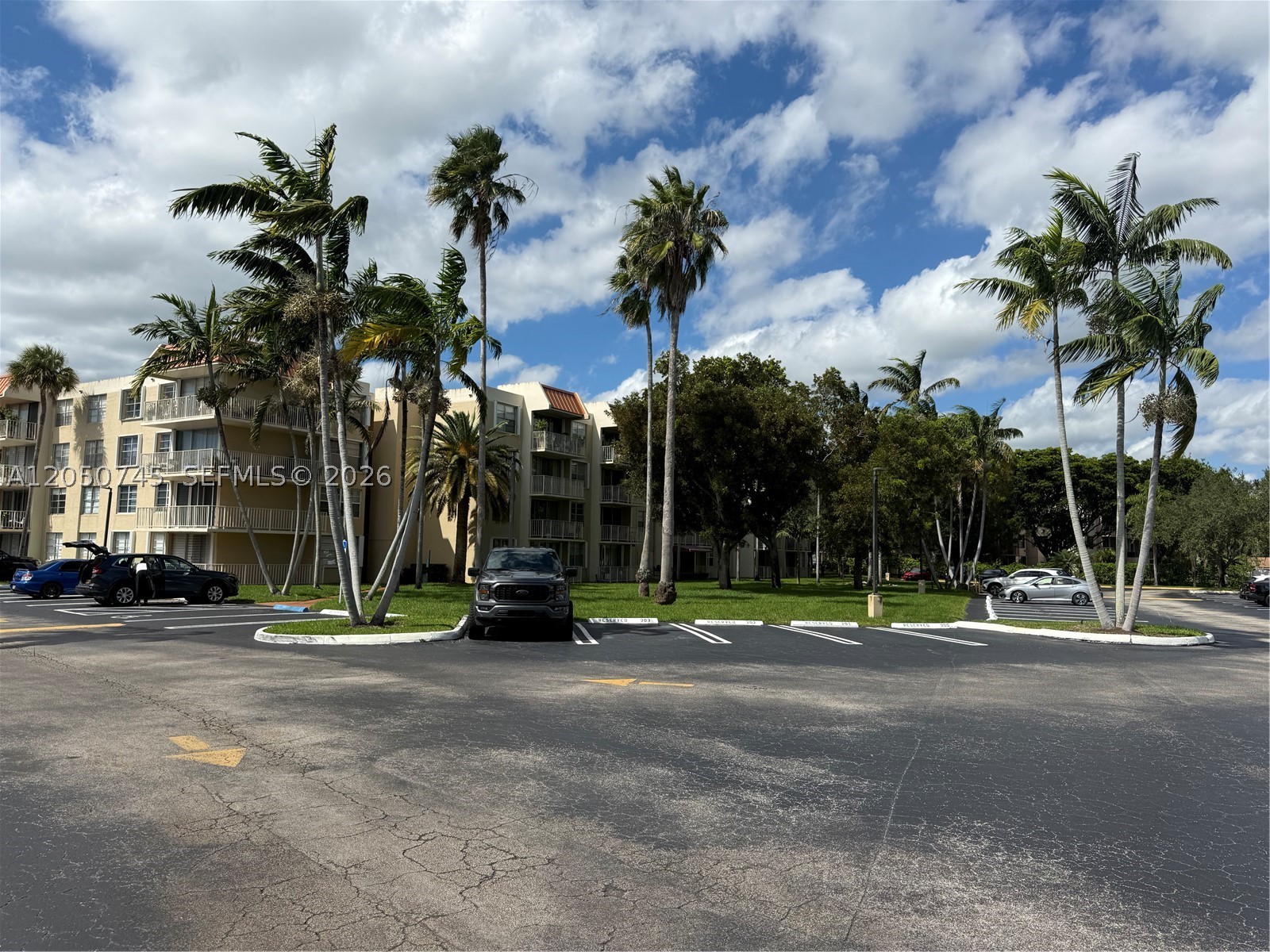 VILLAGE AT THE FALLS COND - Residential
