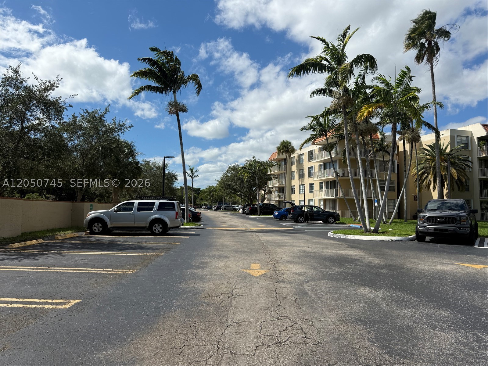 VILLAGE AT THE FALLS COND - Residential