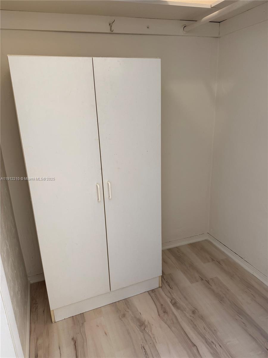 LA SALLE CONDO - Residential Lease