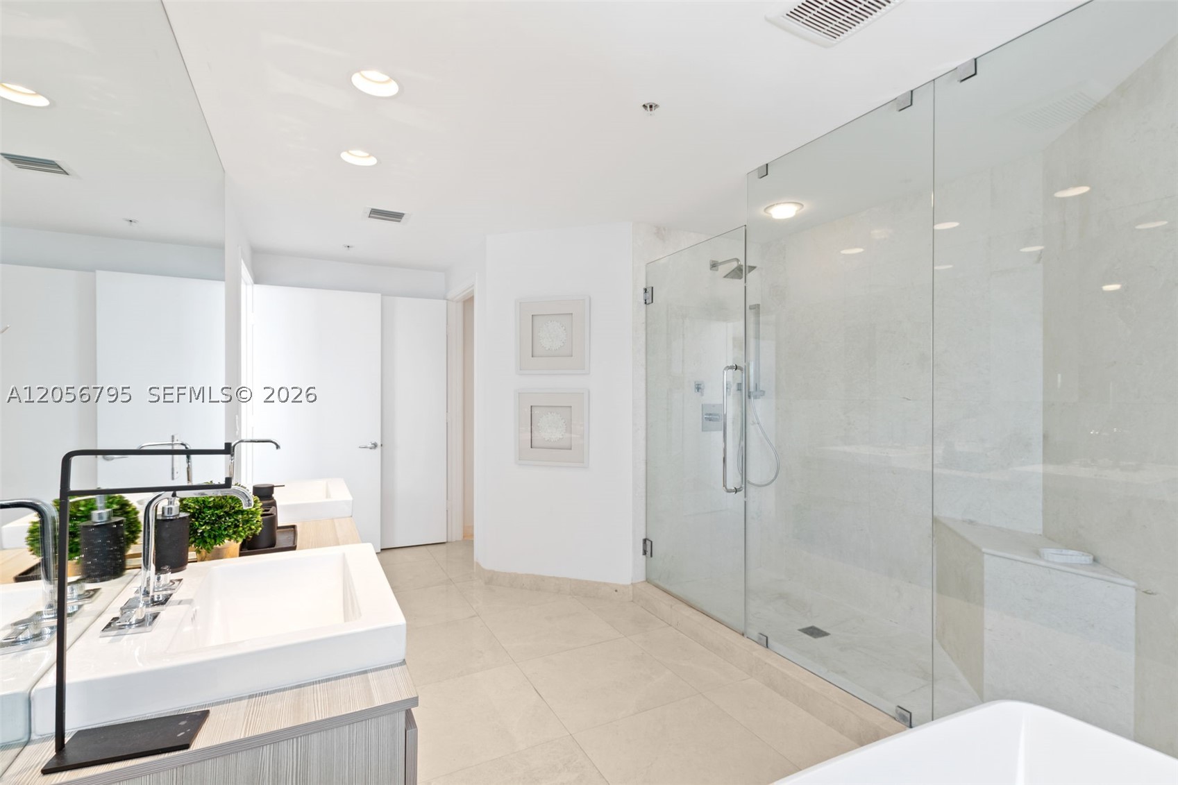 MARINA PALMS RESIDENCES S - Residential Lease