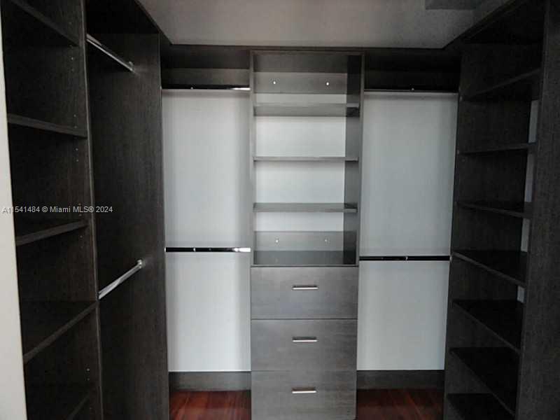 THE PLAZA 851 BRICKELL CO - Residential Lease