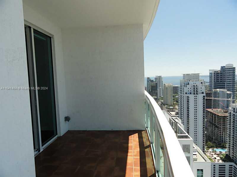 THE PLAZA 851 BRICKELL CO - Residential Lease