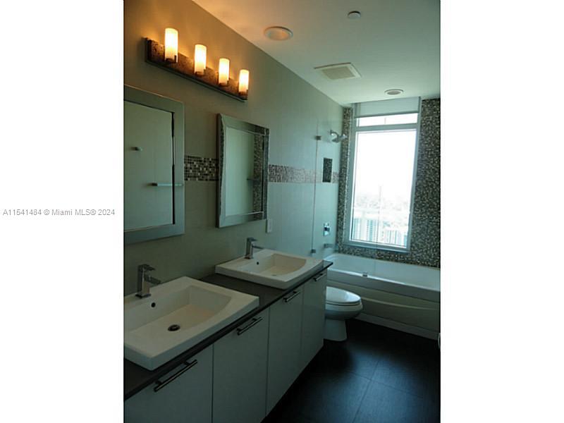 THE PLAZA 851 BRICKELL CO - Residential Lease