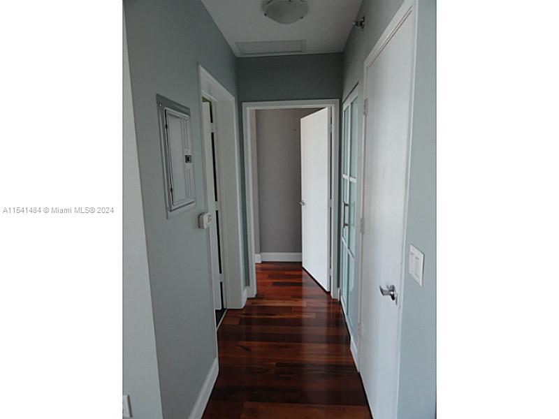 THE PLAZA 851 BRICKELL CO - Residential Lease