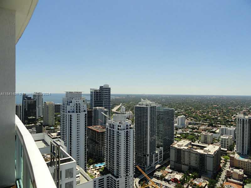 THE PLAZA 851 BRICKELL CO - Residential Lease