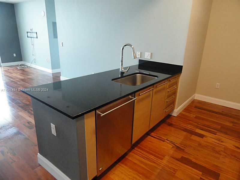 THE PLAZA 851 BRICKELL CO - Residential Lease