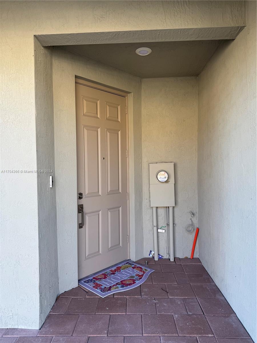 AQUABELLA NORTH - Residential Lease