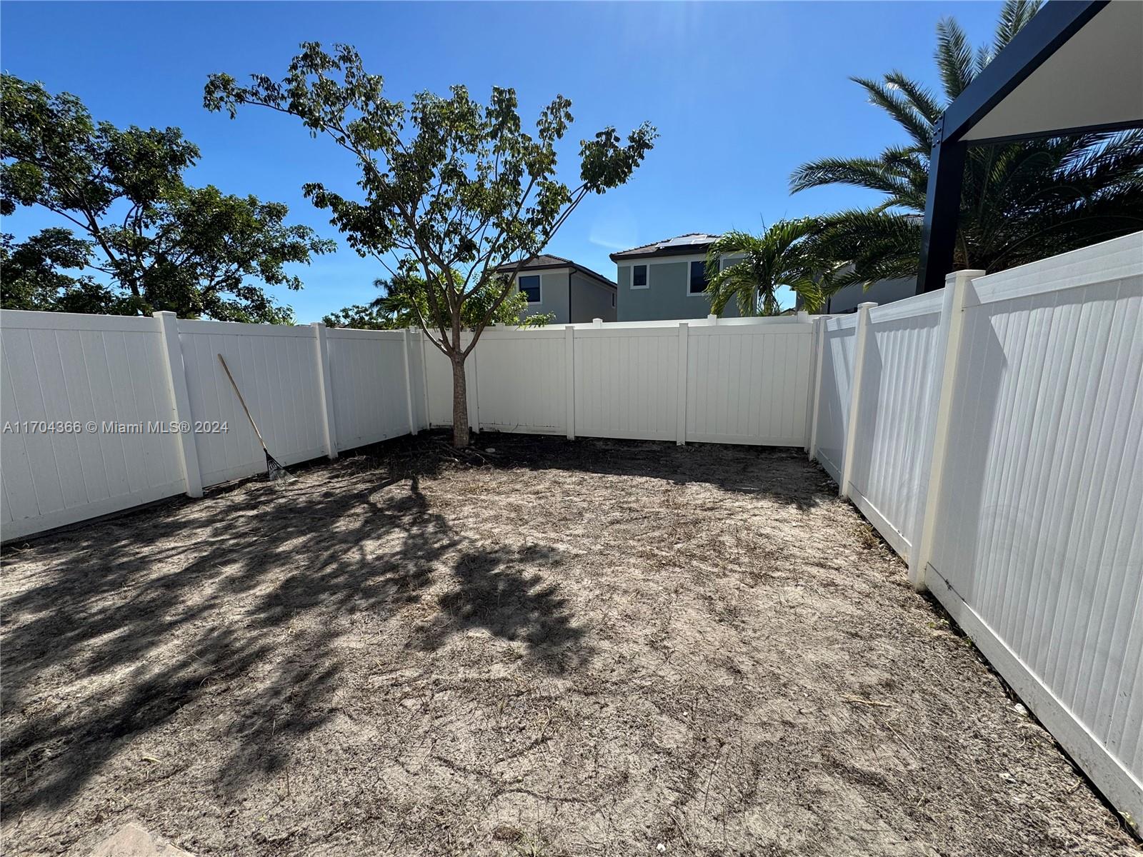AQUABELLA NORTH - Residential Lease