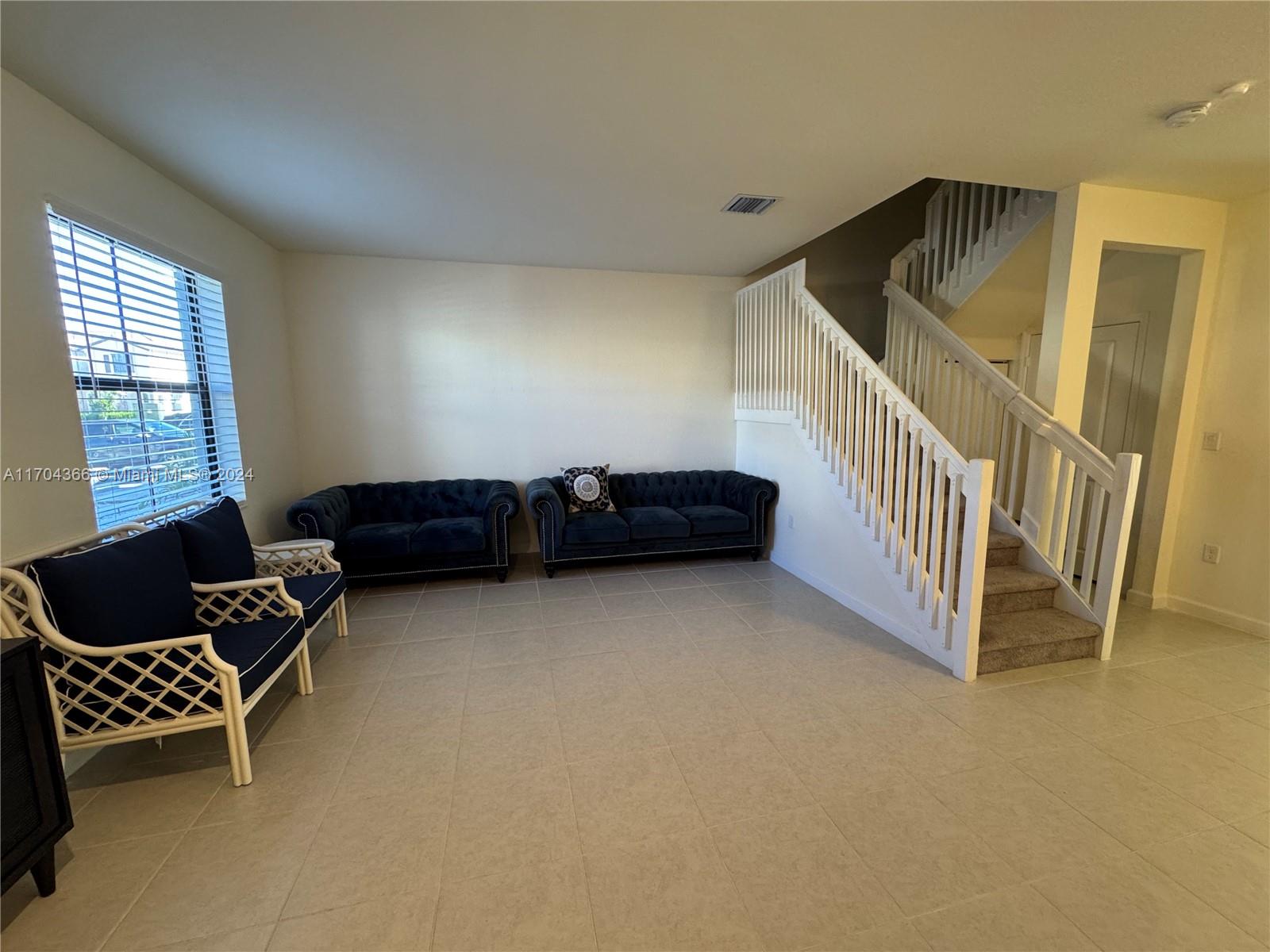 AQUABELLA NORTH - Residential Lease