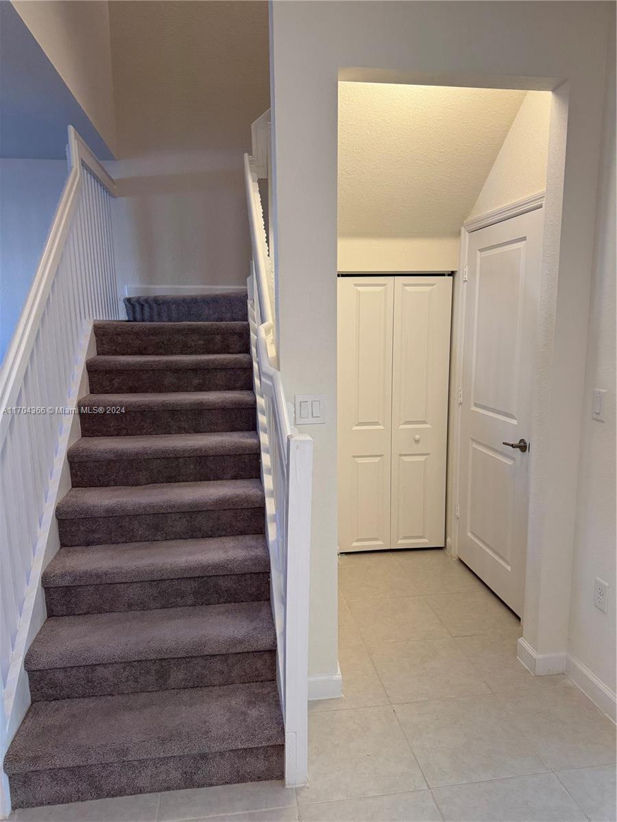 AQUABELLA NORTH - Residential Lease