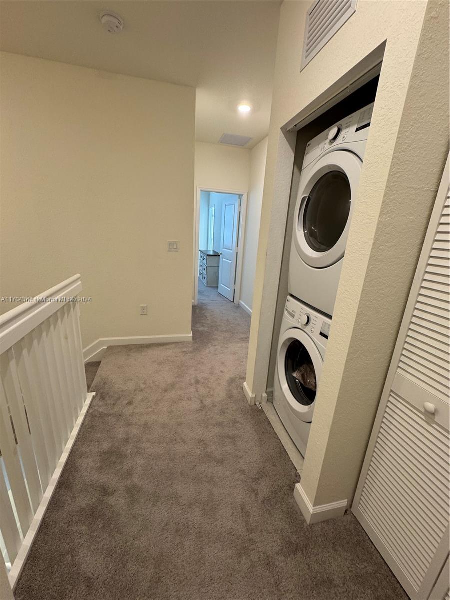 AQUABELLA NORTH - Residential Lease