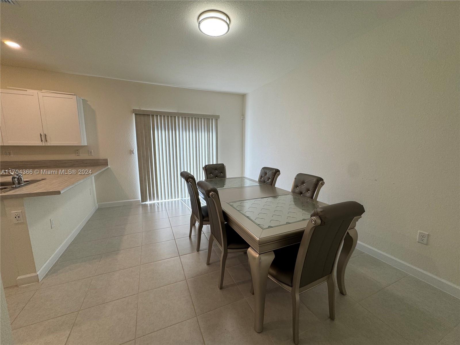 AQUABELLA NORTH - Residential Lease