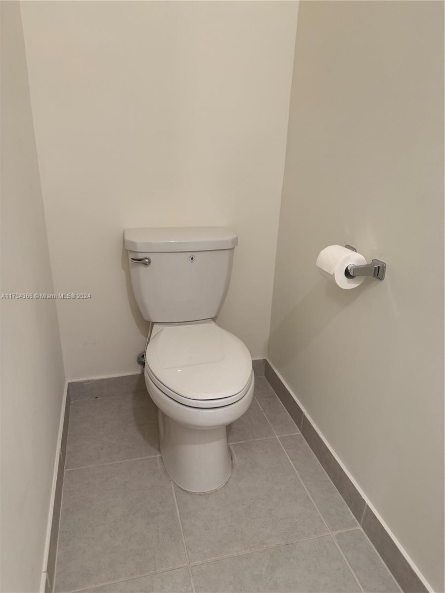 AQUABELLA NORTH - Residential Lease