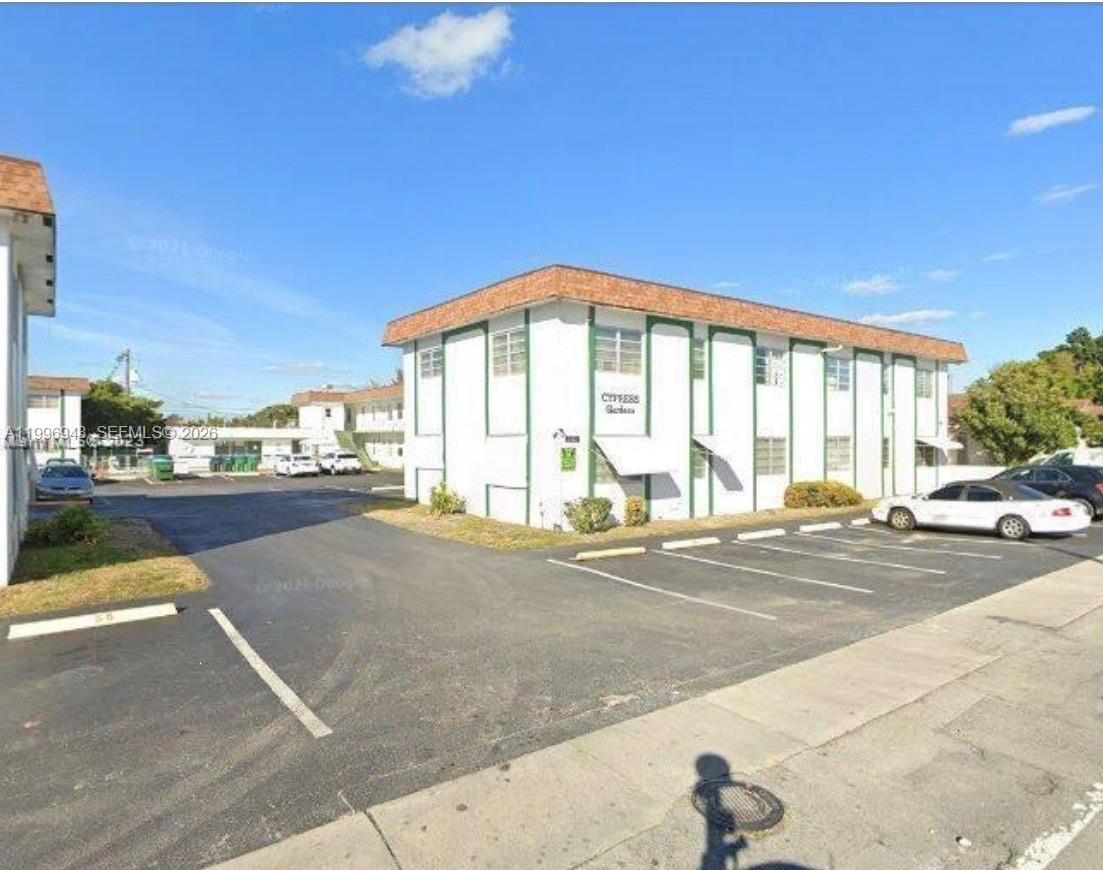 CYPRESS GARDENS CONDOMINI - Residential