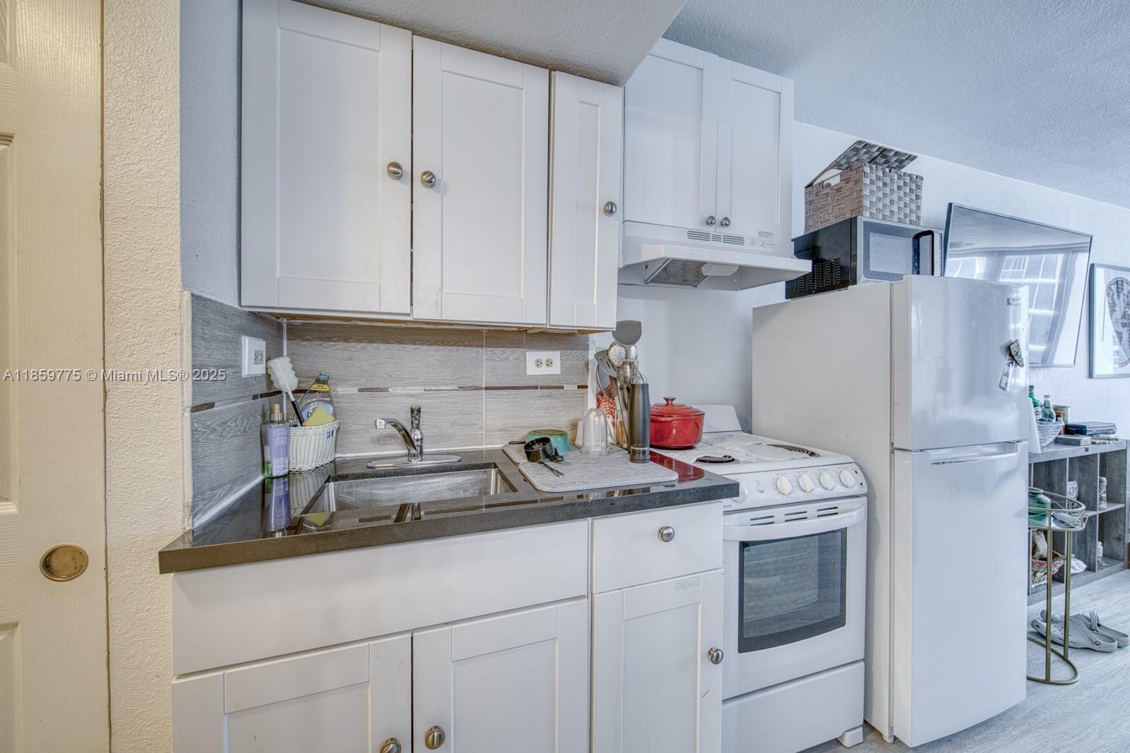 THE AVENTURA BEACH CLUB C - Residential