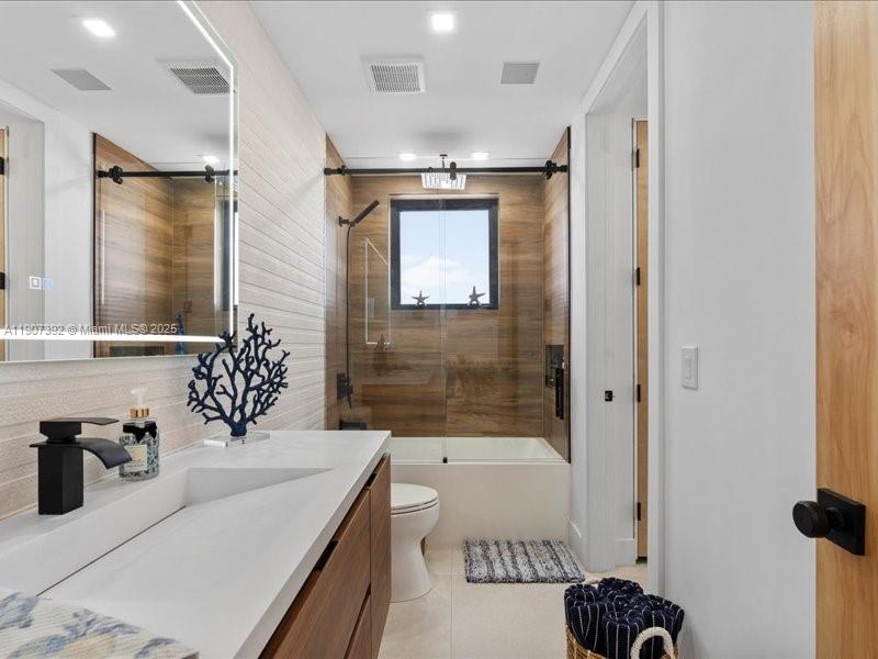 LARGO BEACH - Residential
