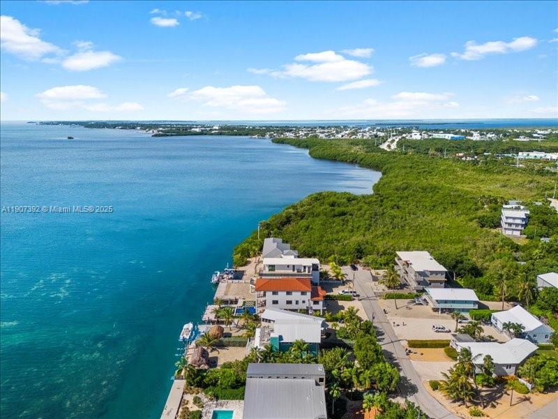 LARGO BEACH - Residential