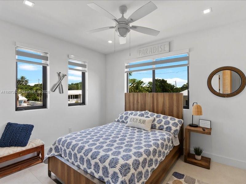 LARGO BEACH - Residential