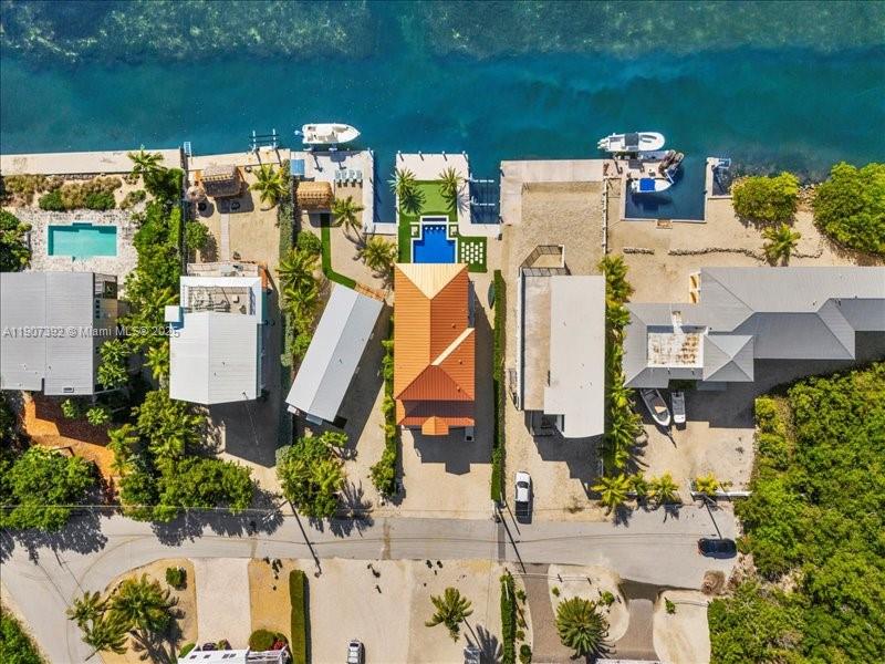 LARGO BEACH - Residential